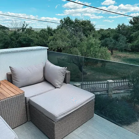 Sofia - Quiet Village&quick Highway Close To Biograd Na Moru And Zadar *